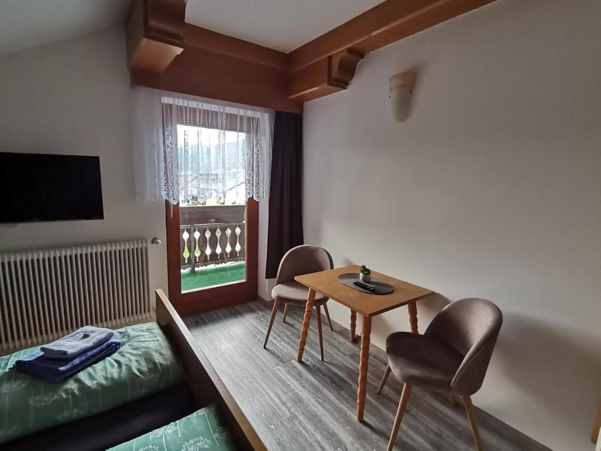 Haus Bergblick Fruehstueckspension Oberort Exterior foto